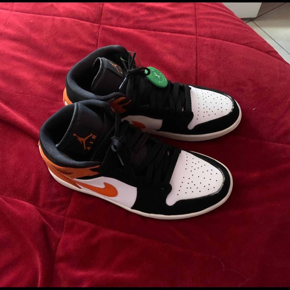 air jordan 1 mid shattered board